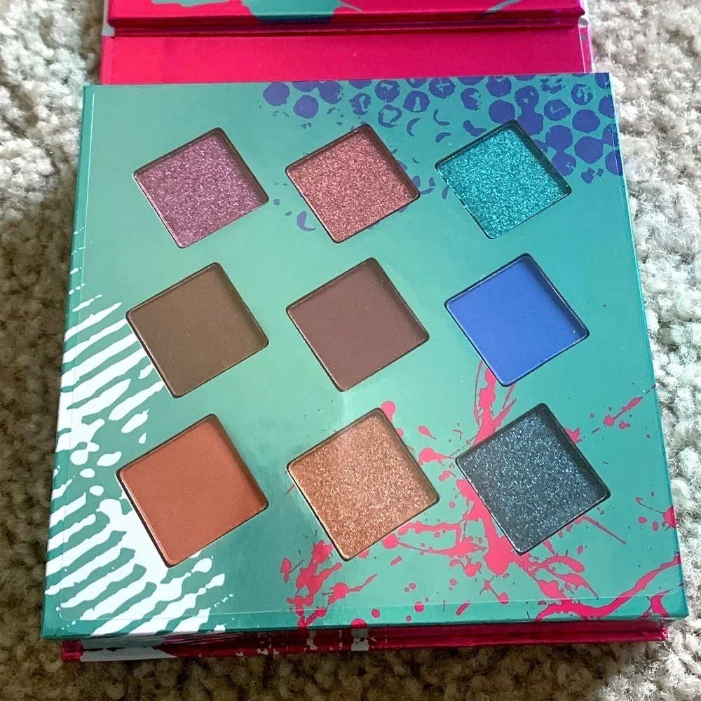 Hank and Henry Living In Color Eyeshadow Palette